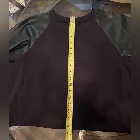Express faux leather sleeve body sweatshirt - Picture 7 of 7